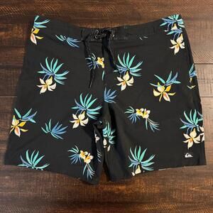 Quiksilver Men's Floral Board Shorts Black Blue XL 8" Inseam